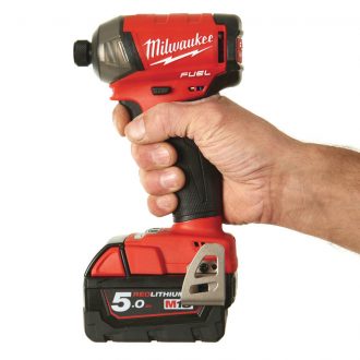 Шуруповерт ударный аккумуляторный MILWAUKEE M18 FQID-502X